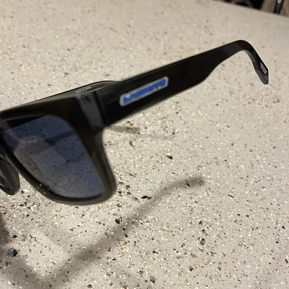 LACOSTE CLASSIC SQUARE SUNGLASSES  DARK GREY WITH BLUE UV LENSES NEW WITH TAGS